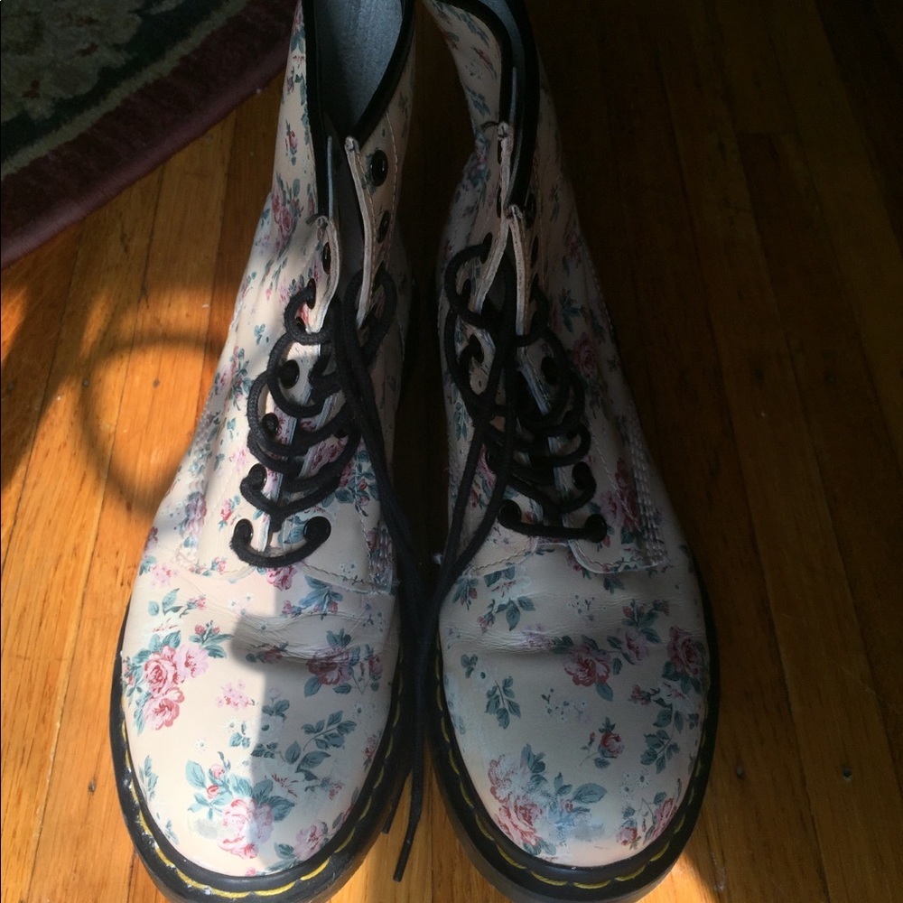 Flower Dr. Martens